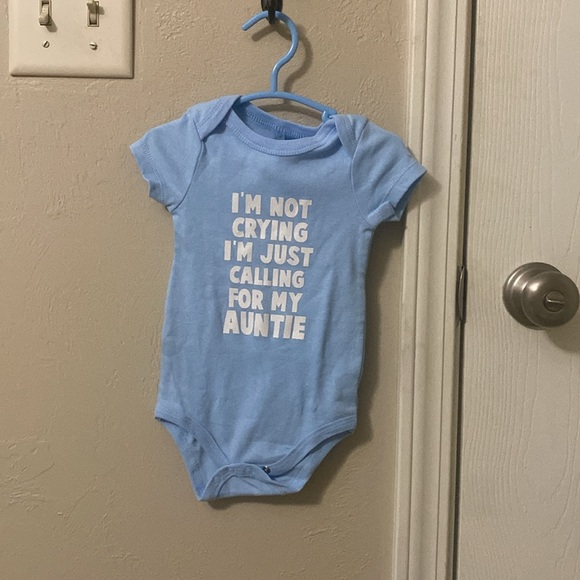 Auntie onesie - Picture 2 of 2